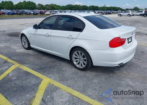2011 BMW 328I z USA, uszkodzony, nr VIN WBAPH7C58BE851103